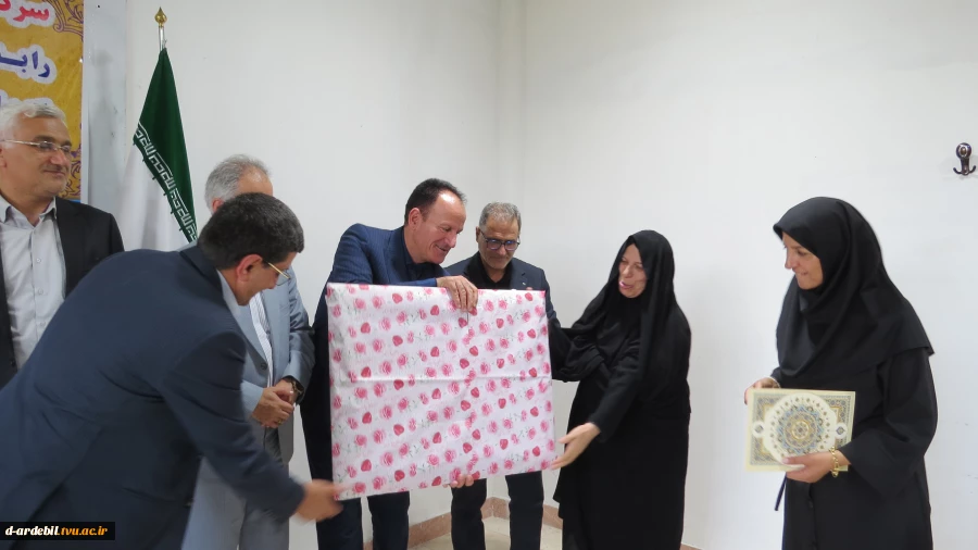 مراسم تکریم و معارفه سرپرست آموزشکده ملی مهارت دختران اردبیل برگزار شد 39